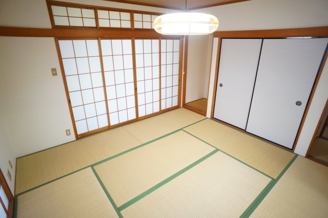 西大寺宝ヶ丘戸建の和室