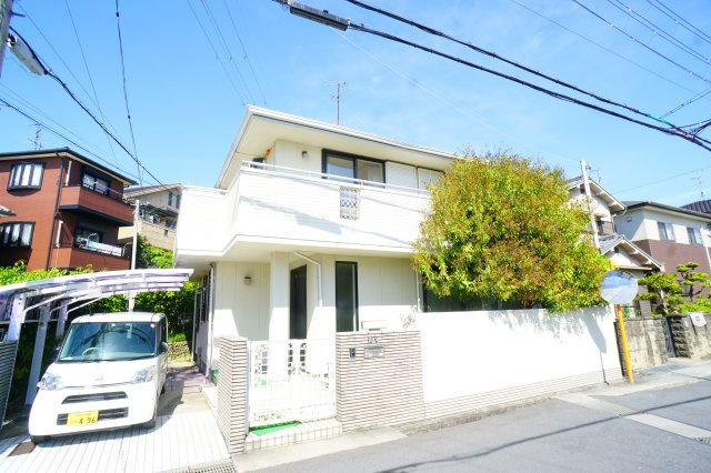 西大寺宝ヶ丘戸建の駐車場