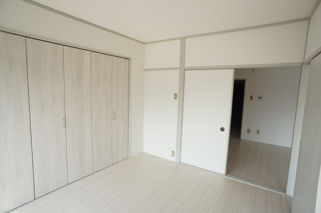 エンズマンションの洋室