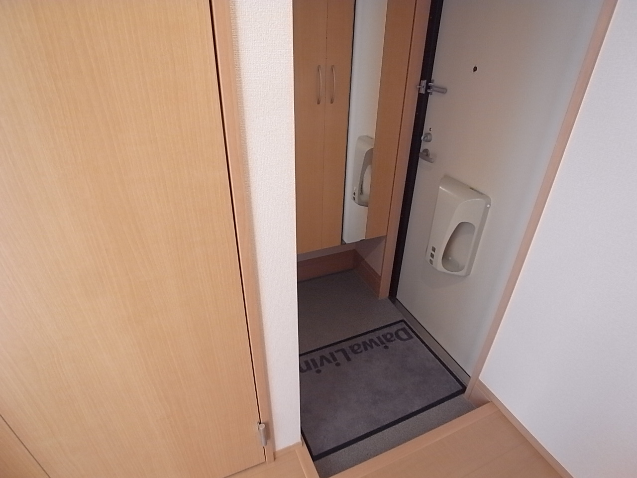 ラルーチェの玄関