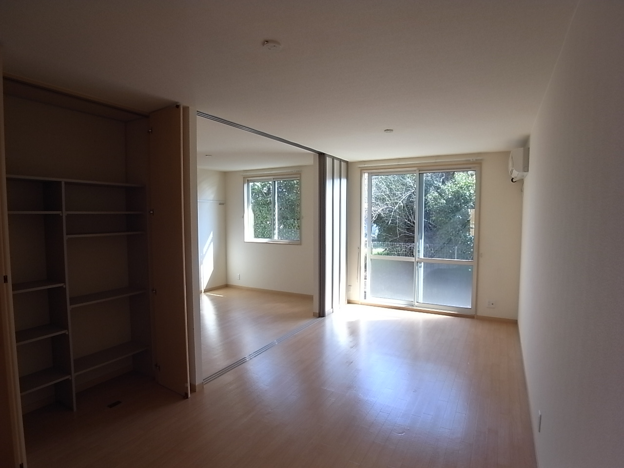 ルイシャトーの居間・リビング
