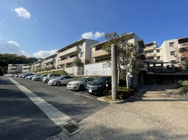グランドメゾン学園前ガーデンヒルズの外観