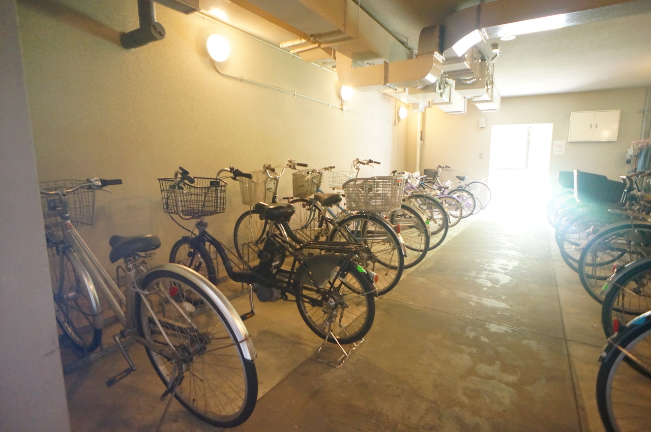 グランドメゾン学園前ガーデンヒルズの駐車場