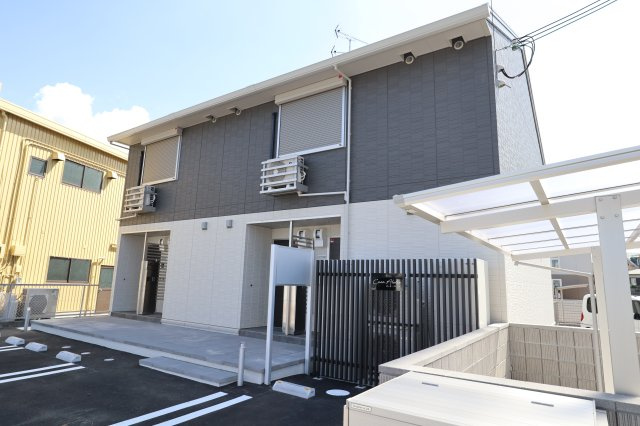 カーサアレーズのエントランス