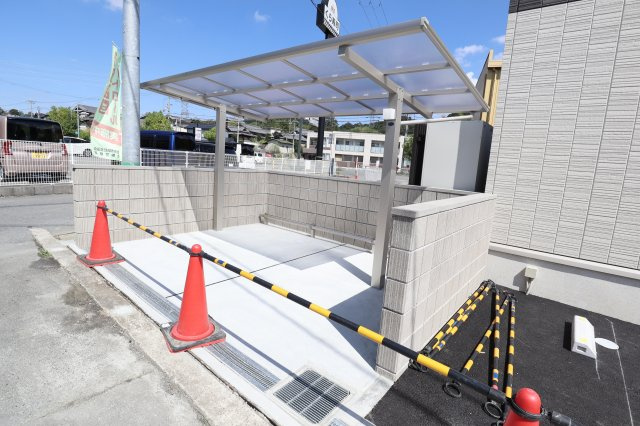 カーサアレーズの駐車場