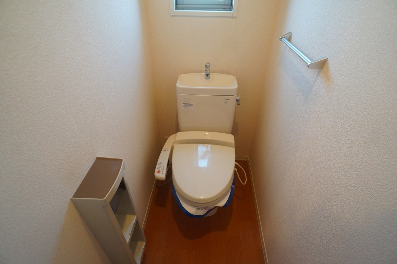 奈良市中山町のアパートのトイレ