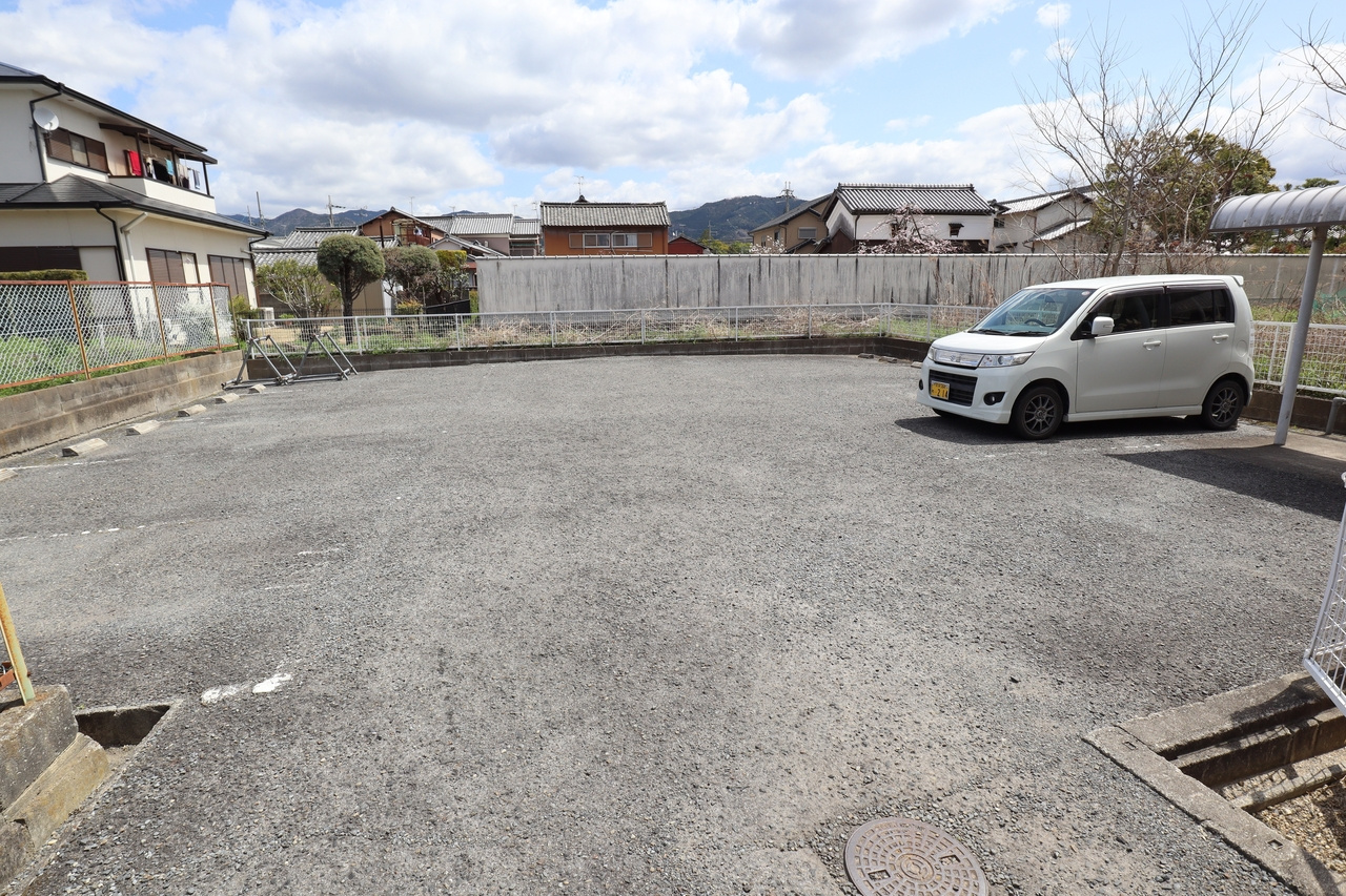 ヴィラージュ島田の駐車場