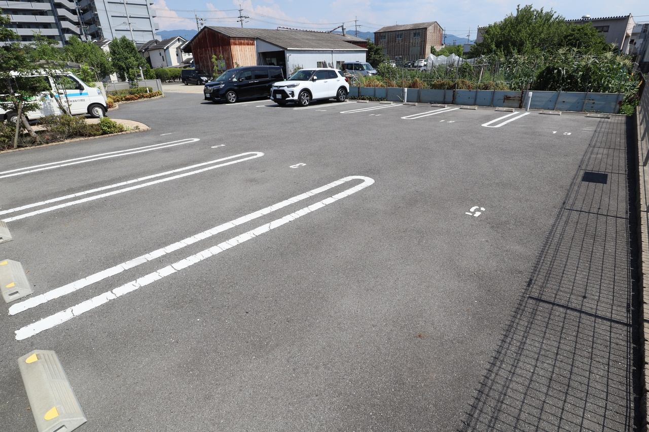ボヌールの駐車場