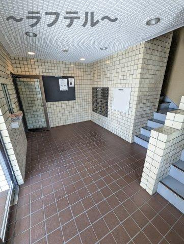 所沢市小手指町４丁目の賃貸マンションのロビー
