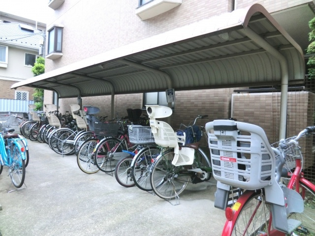 ロイヤルヒルズ高砂のその他共用部分|☆屋根付き駐輪場です☆