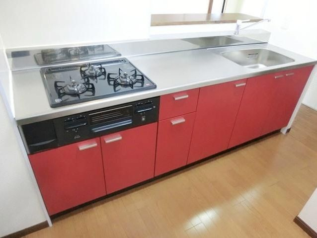 ロイヤルヒルズ高砂のキッチン|※別号室の参考写真です