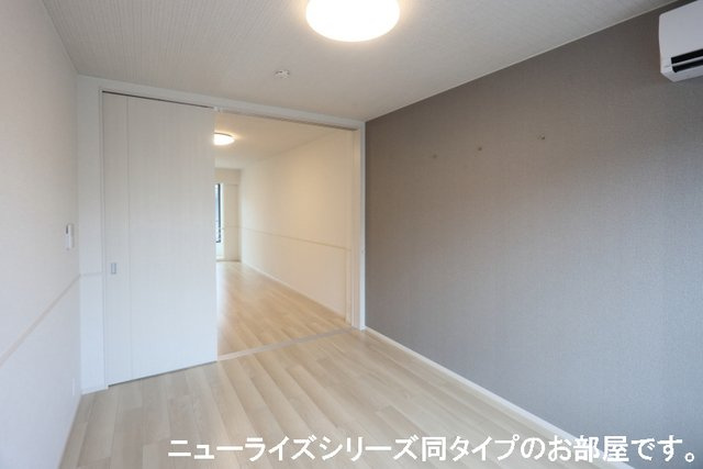 ヴェルデ　スリールⅡの居間・リビング