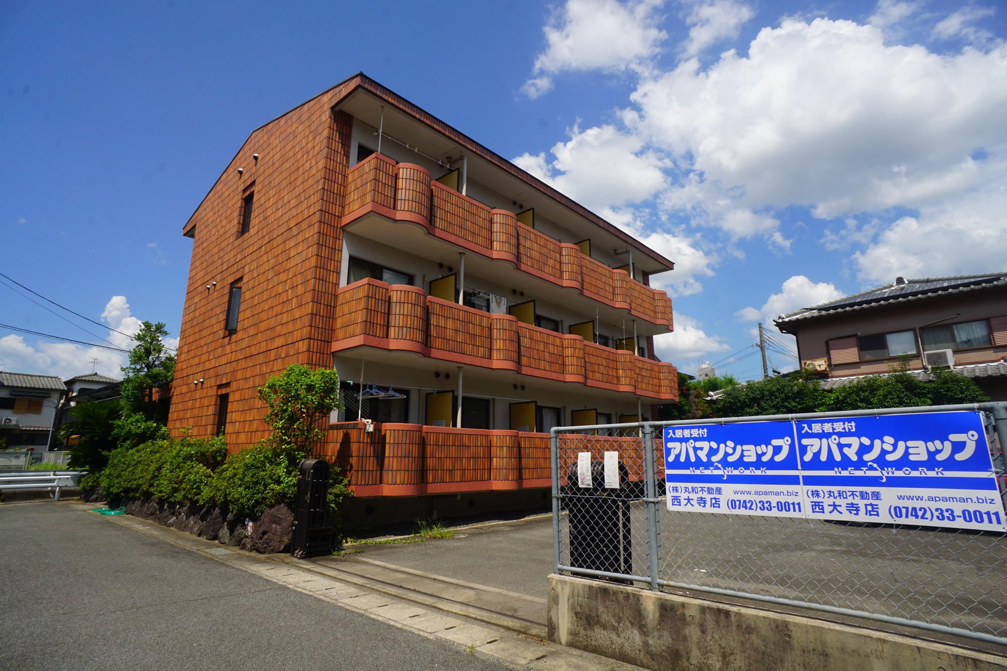 マンション万葉Ⅲの外観