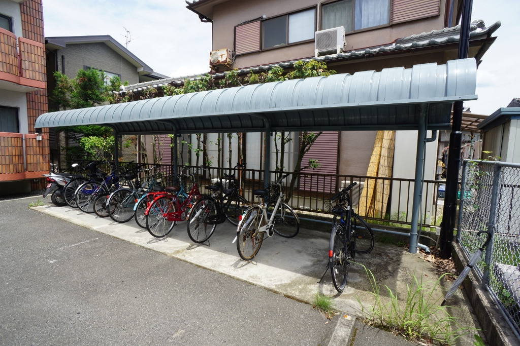 マンション万葉Ⅲの駐車場