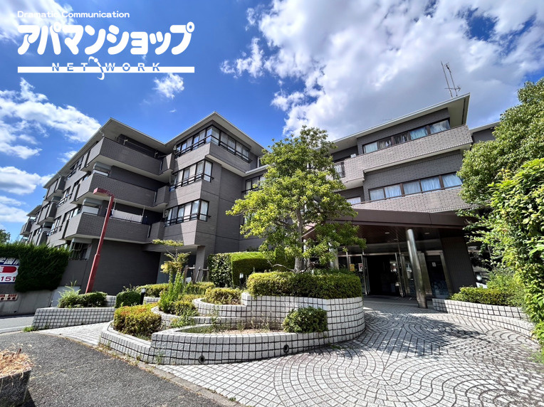 グランドパレス学園前の外観