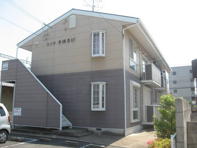 橿原市新口町のアパートの外観