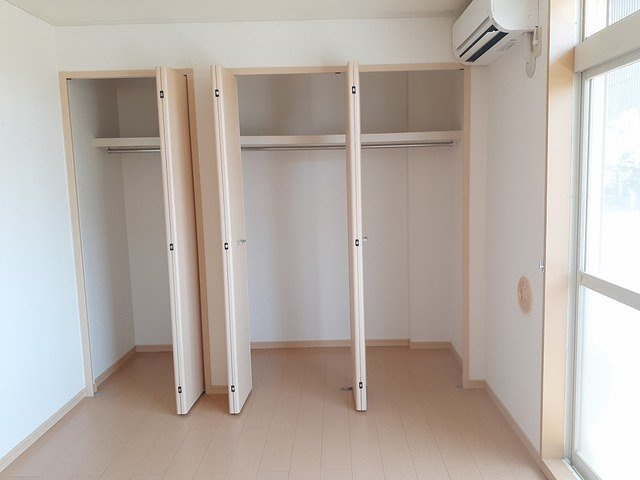 橿原市新口町のアパートの収納