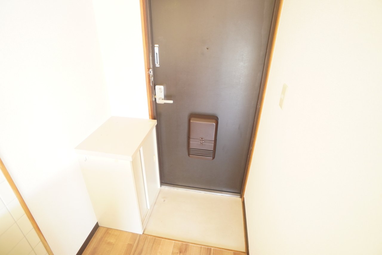 大東工芸マンションの玄関