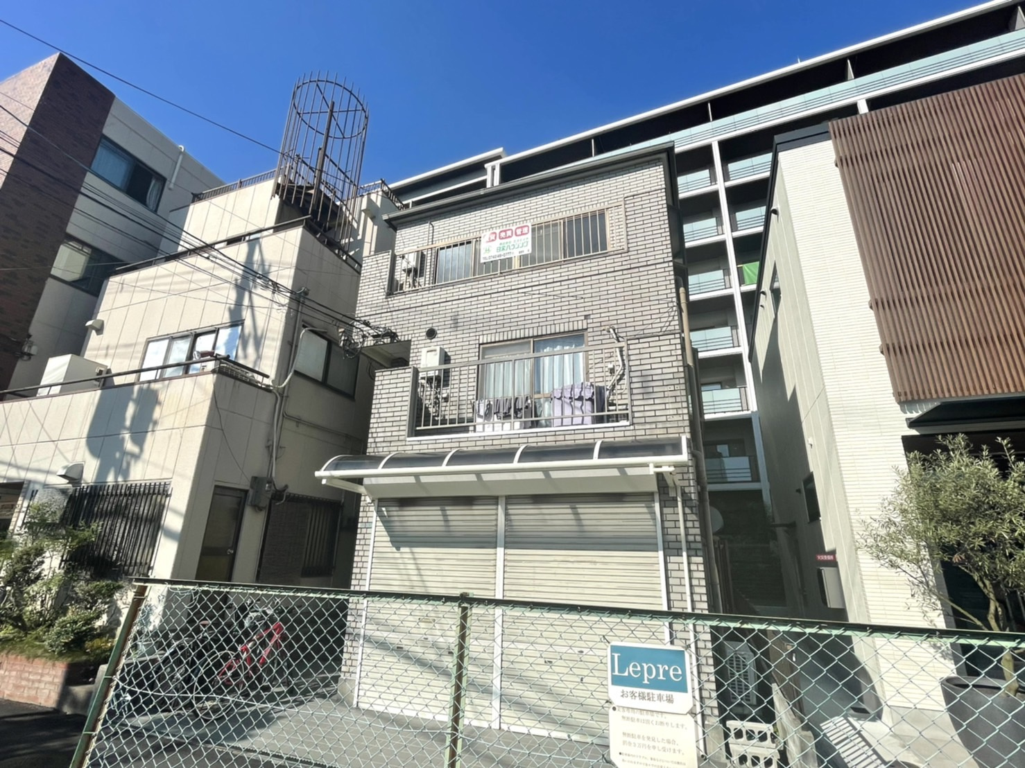 大東工芸マンションのエントランス