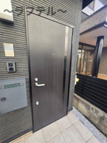 オフィン ラコーデの玄関