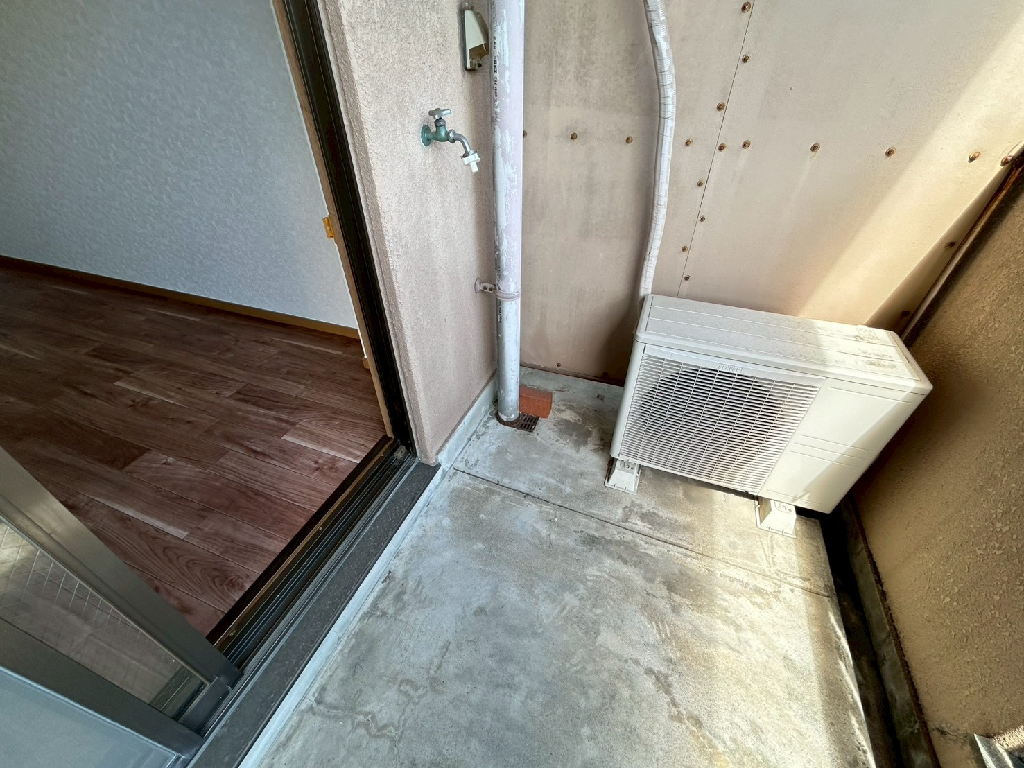 マンション芝のバルコニー