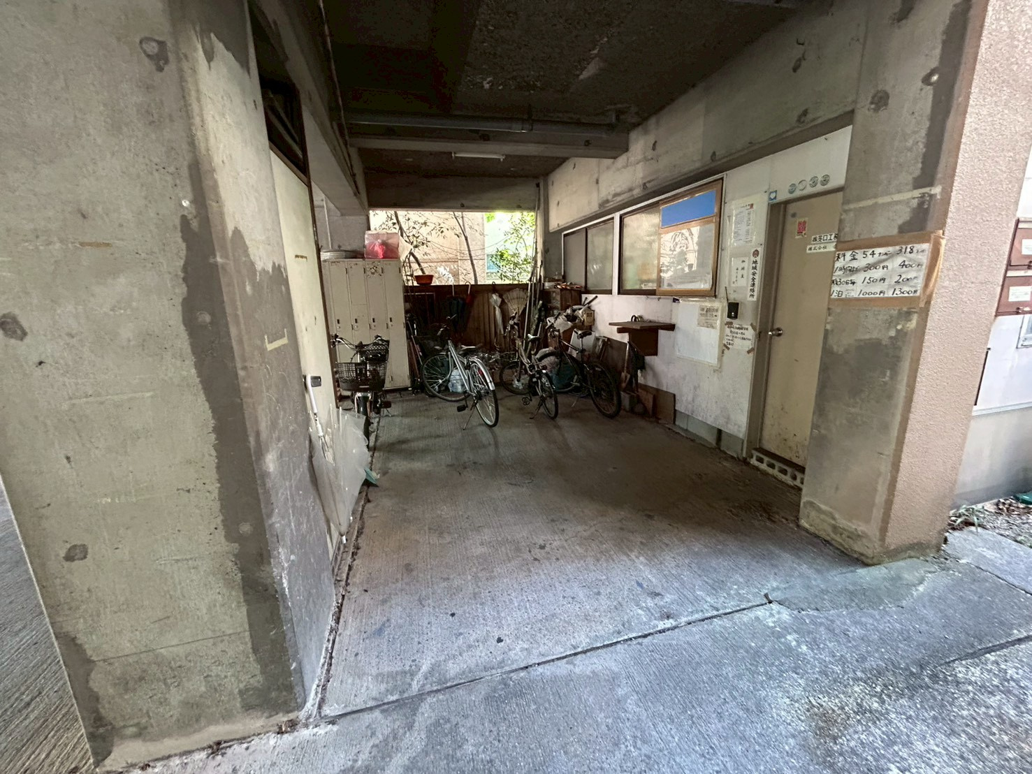 マンション芝のエントランス
