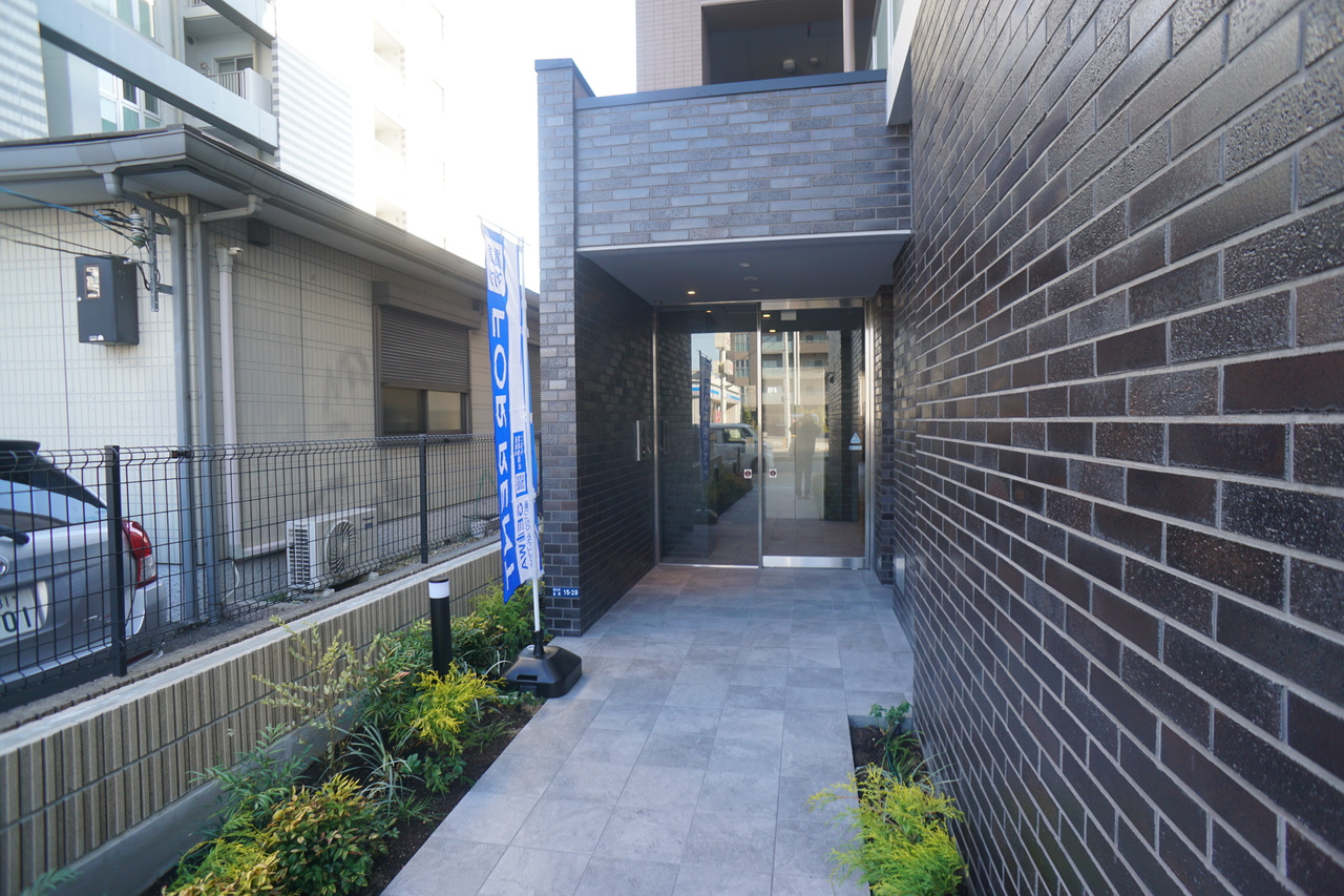 Sole Cedar　西大寺（ソルシーダー）のエントランス