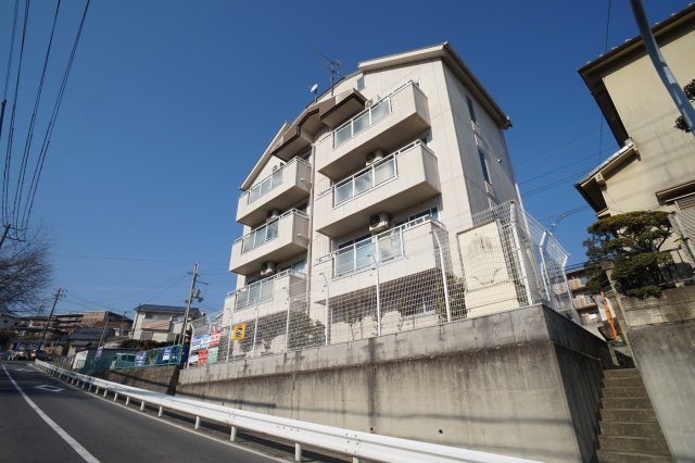 ファミール聖和の外観