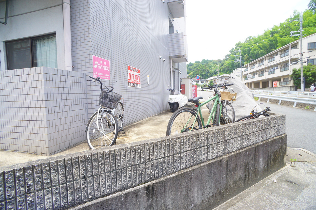 ヤマセン２番館の駐車場