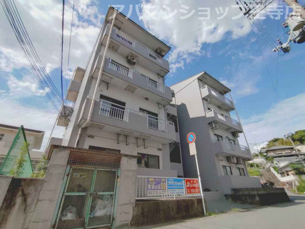ヤマセン２番館のエントランス