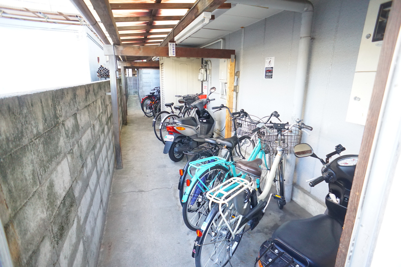 ジャンギャバン新大宮の駐車場