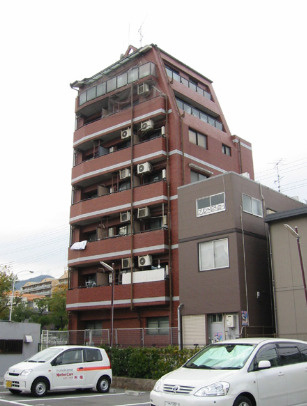 ロマネスク六甲の外観