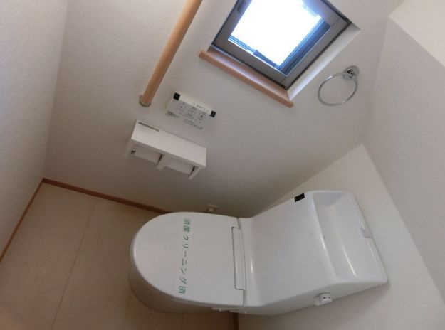 別所3丁目戸建のトイレ
