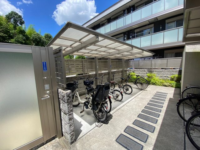 ヒルズ奈良鳥見の駐車場