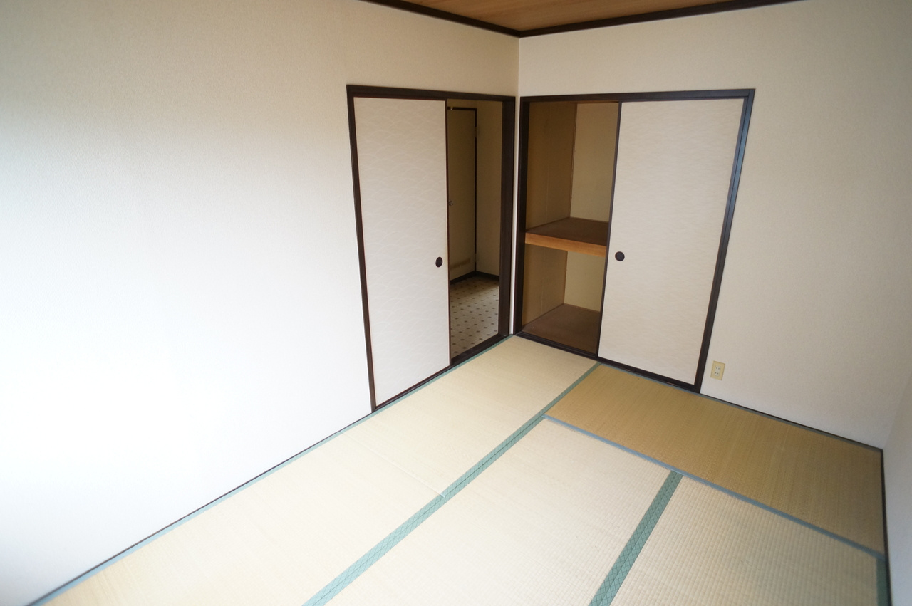 ロイヤルフラッツの和室