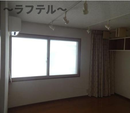 ⼩⼿指町３丁⽬貸家の洋室