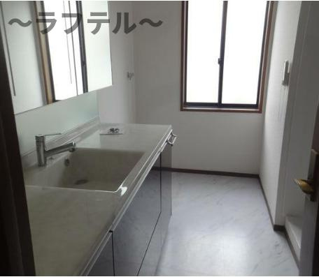 ⼩⼿指町３丁⽬貸家の洗面所