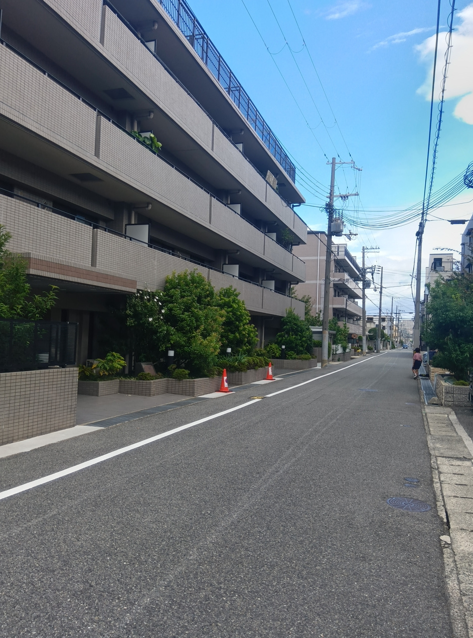 本山中町3丁目戸建の駐車場