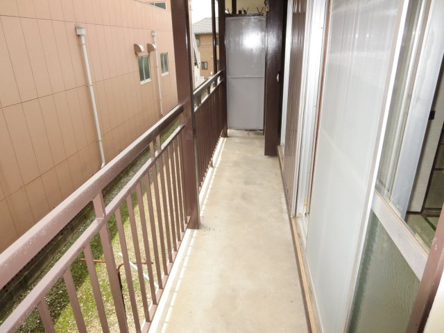 ひかりコーポのバルコニー|別号室の参考写真です。