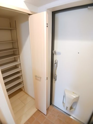 ルミエール西洞院の玄関