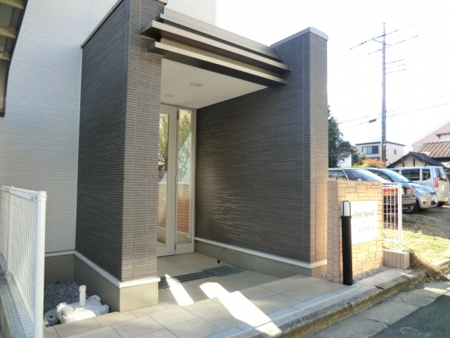 ル　プチ　モンドのエントランス|★建物エントランスの画像です★