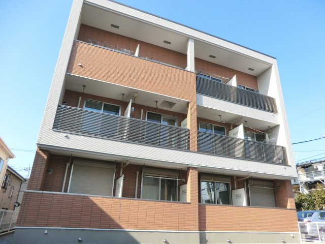 ル　プチ　モンドの外観|★鉄骨造３階建てマンション！外観です★