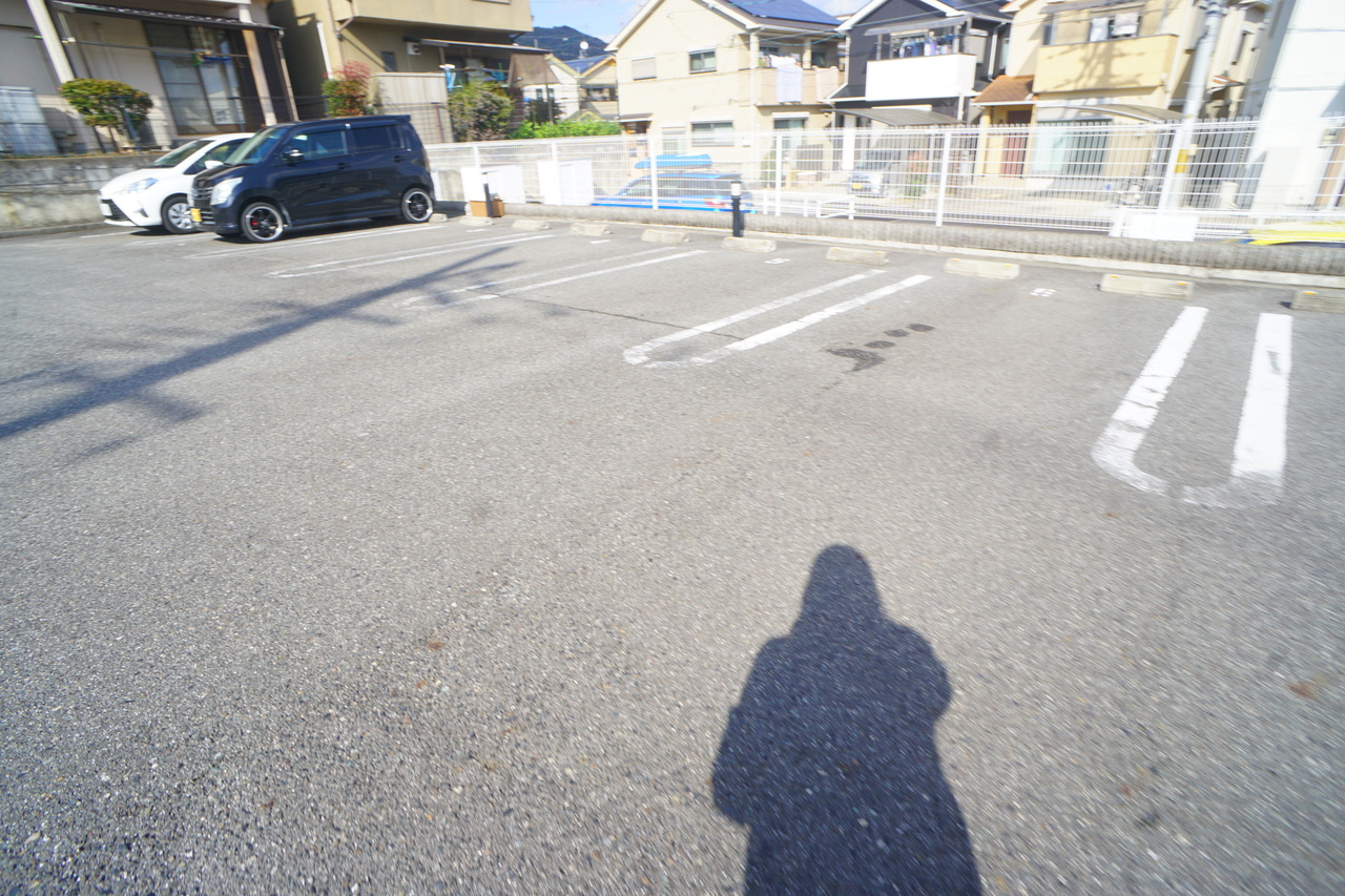 ミロワールの駐車場