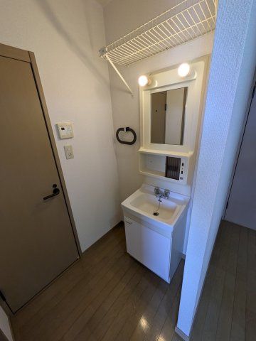 リブレメゾン甲東園エストの洗面所|スペースが確保できる洗面所です