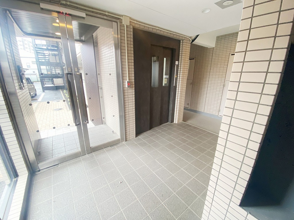 PLENDY浦和別所のエントランス