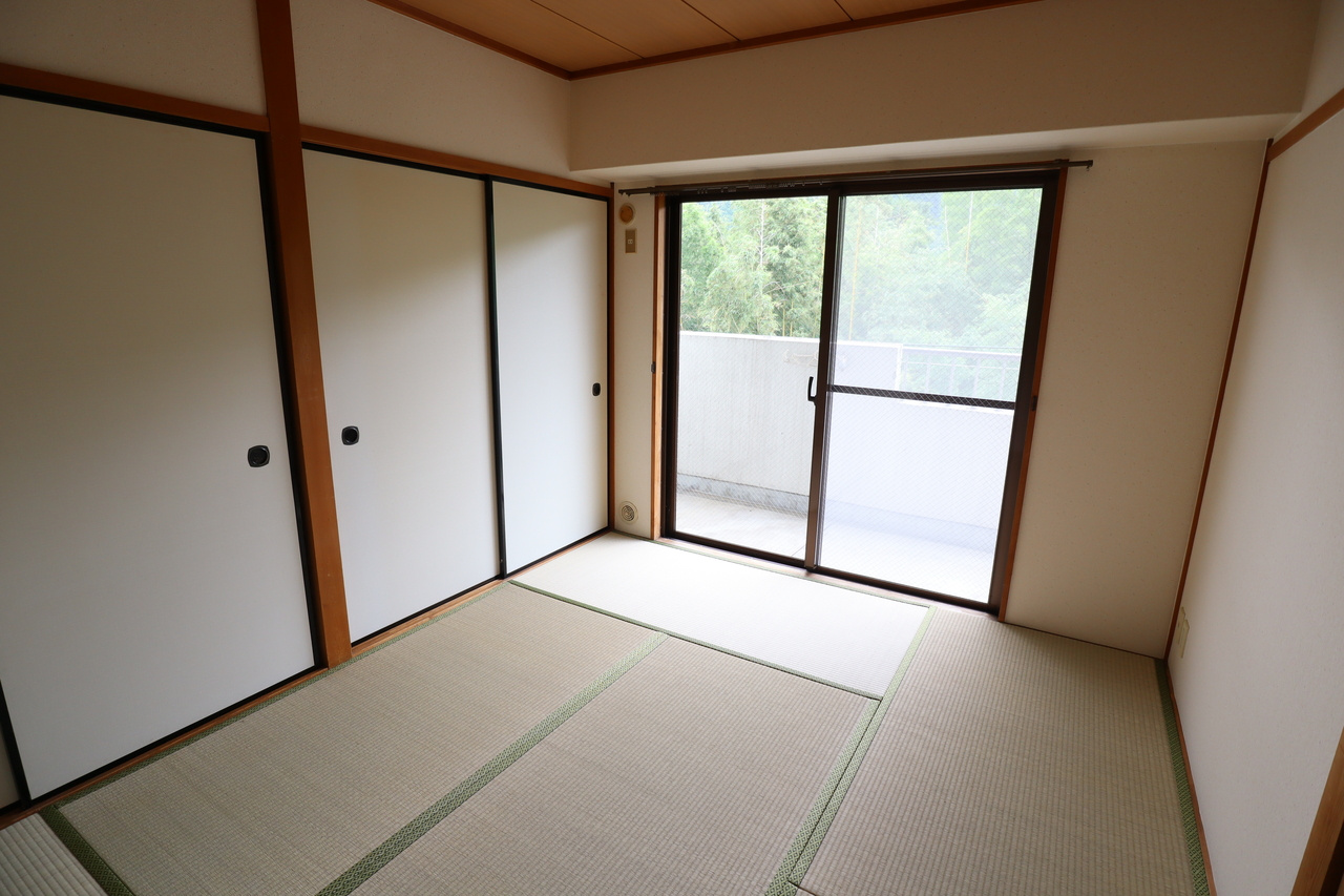 サンシャイン吉野の和室