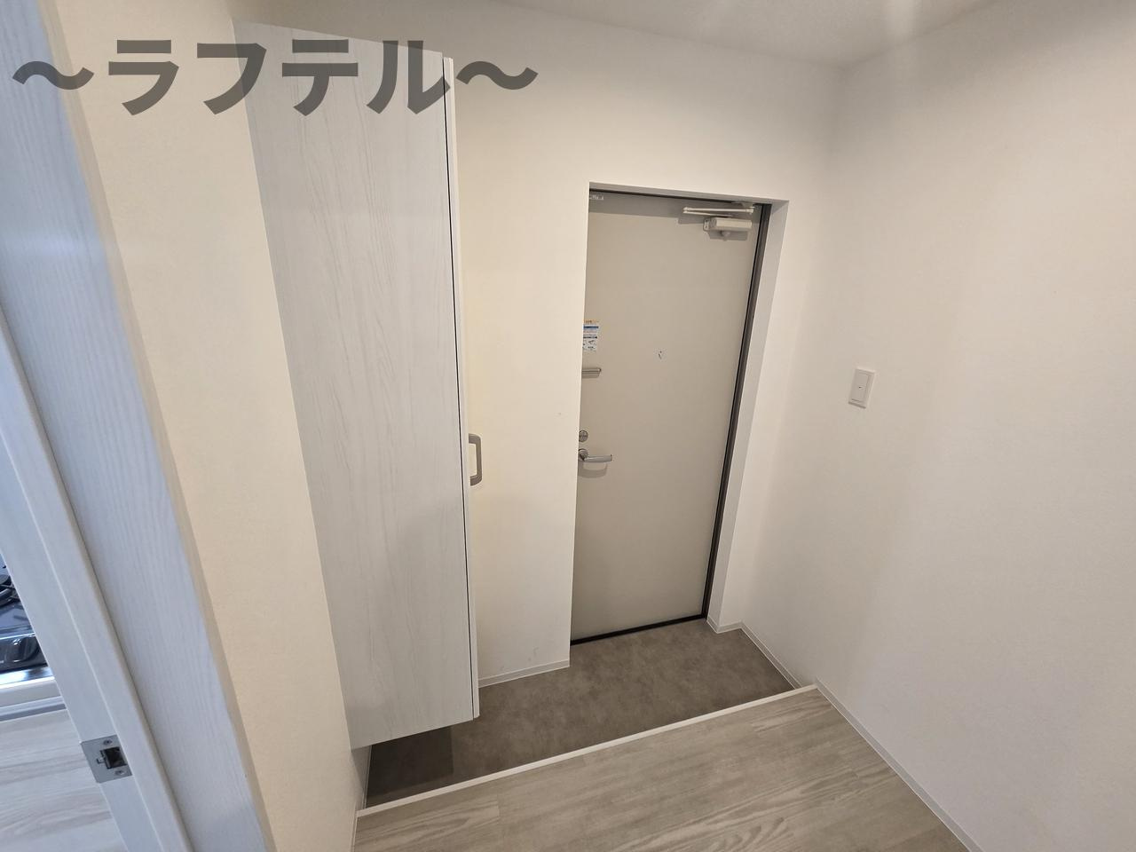 ジーメゾン所沢若狭の玄関