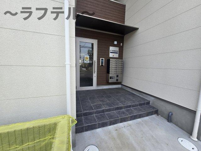 ジーメゾン所沢若狭のエントランス