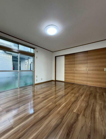狭山市広瀬東４丁目のアパートの居間・リビング