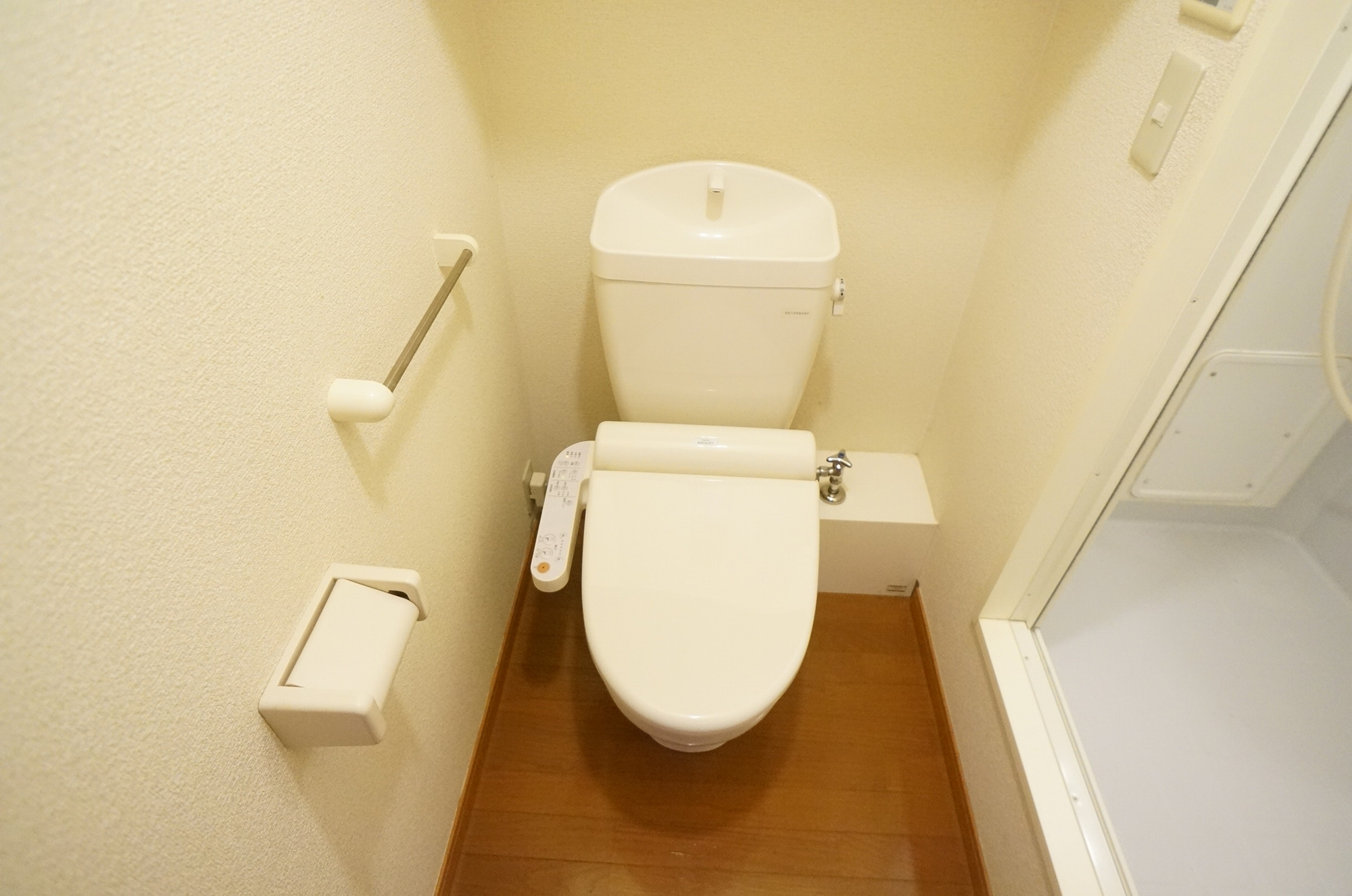 レオパレス黄金色の呑田のトイレ
